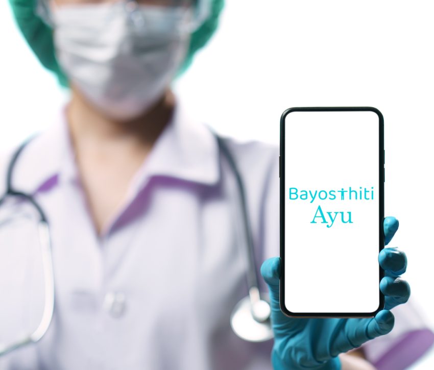 doctor-uniform-holding-smart-phone-with-blank-white-screen-text-coronavirus-covid-19-outbreak-concept-isolated